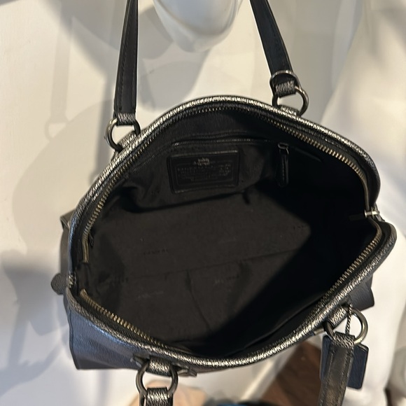 Women’s Coach Purse - Picture 2 of 4